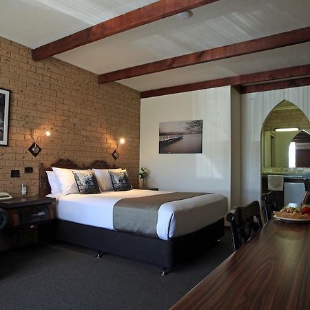Belltower Motor Inn 셰퍼턴 객실 사진